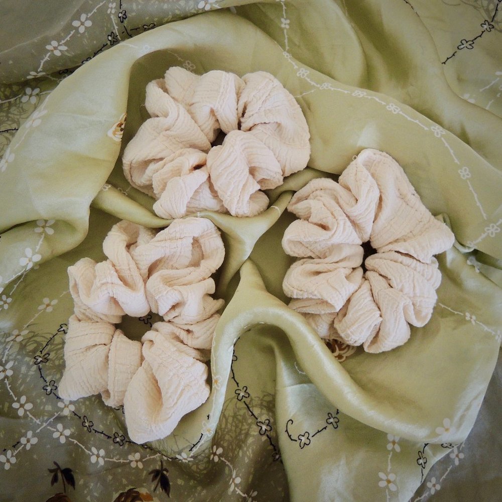 Hair Scrunchie - Picture 3 of 9